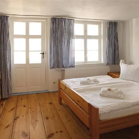 Albus Aparthotel 3*